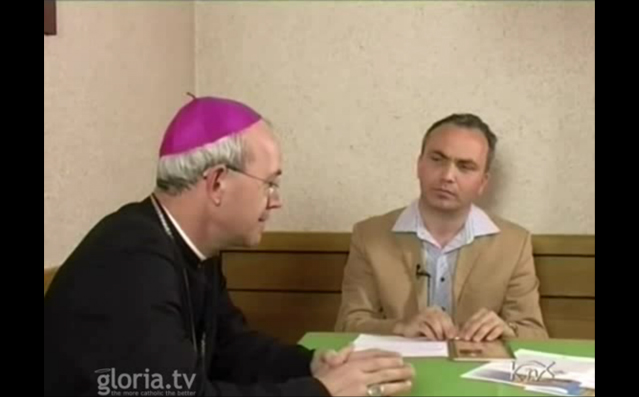 Weihbischof f�r kniende Mundkommunion